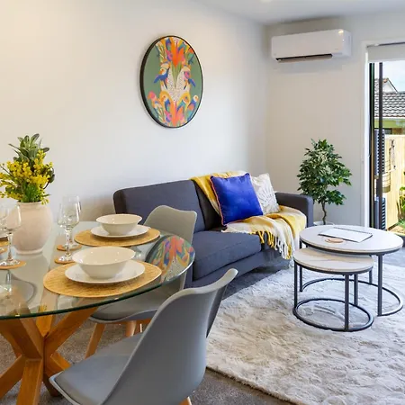 Conveniently Located 2Br Townhouse In West Akl Apartment